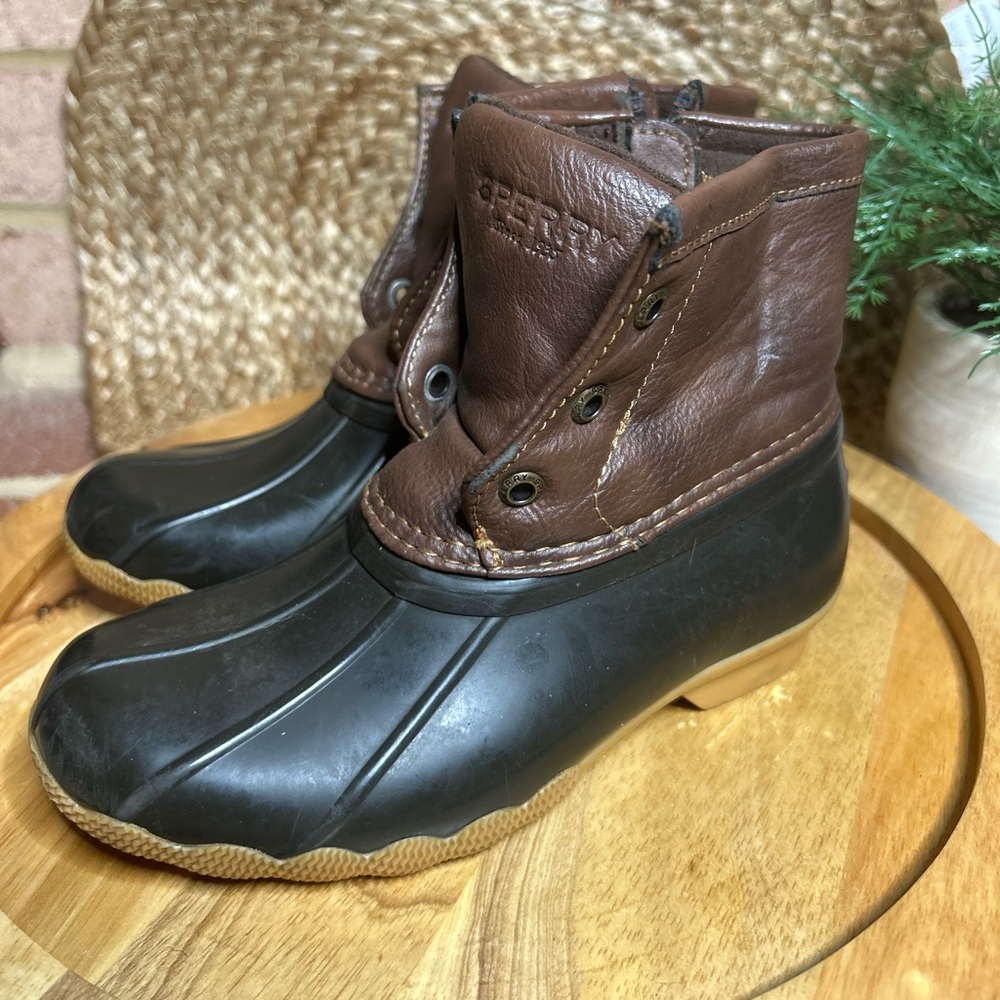 Sperry Brown ZIP Duck Boots Size 11 Missing Laces